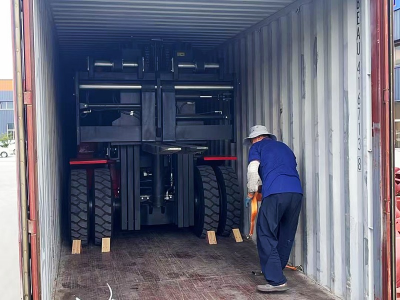 NEOlift envia empilhadeiras a diesel potentes para aumentar a frota de aluguel de parceira centro-americana